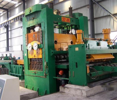 Ligne de découpe automatique de bobine d'acier contrôlée par PLC avec dépliant d'alimentation à redressement