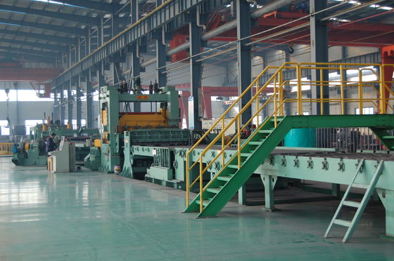 Ligne de découpe transversale automatique pour bobine d'acier laminée à chaud à 101500*13225*1100 mm