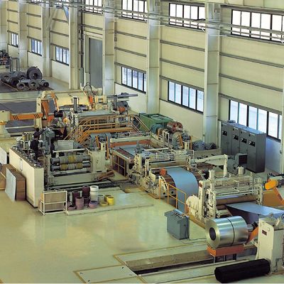 Ligne de découpe de bobine en acier de 28 T avec machine à tondre à levage de décoiling