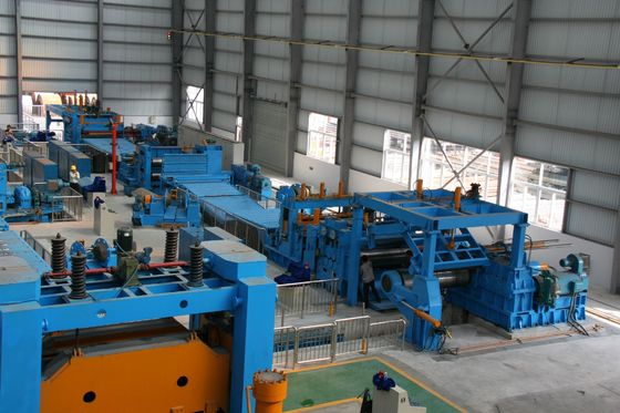 Ligne de découpe de bobine en acier de 28 T avec machine à tondre à levage de décoiling