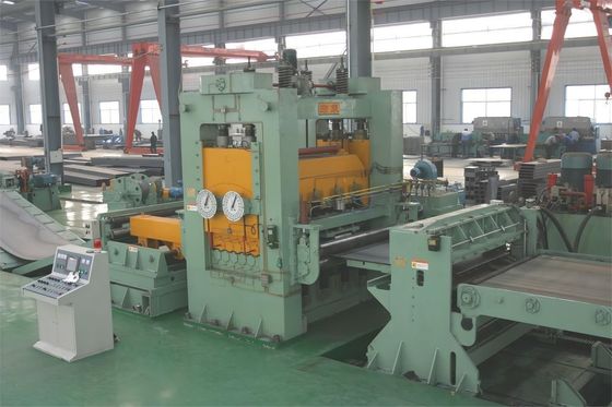 3 épaisseur de matériau 12 mm machine mobile de nivellement de bobines pour couper et palettiser