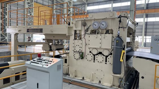 3 mm-12 mm-2000 mm ligne de cisaillement en mouvement transversale pour le décapage de bobines d'acier laminées à chaud
