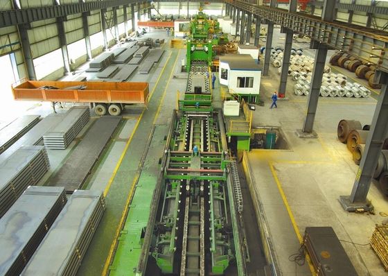 Machine à tondre les bobines en acier laminé à chaud de 10-25 mm pour le nivellement et la découpe croisées précises