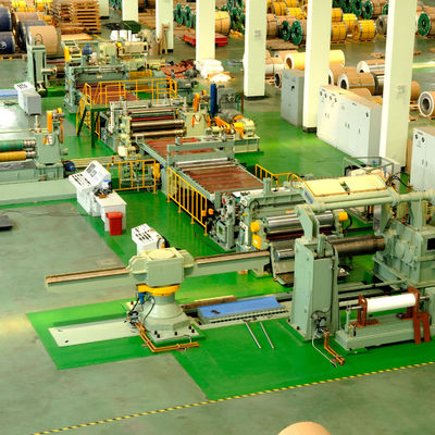Coupe transversale de la ligne de cisaillement volante 306KW Machine de cisaillement horizontale pour la coupe de bobine d'acier