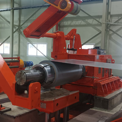 Machine de découpe de bobine d'acier à laminage à froid à ciseaux volants