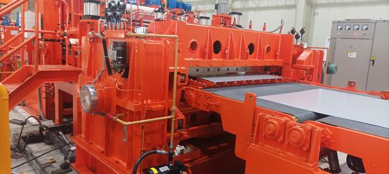 Machine de découpe de bobine d'acier à laminage à froid à ciseaux volants