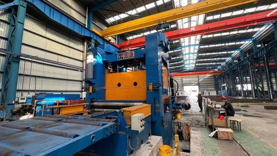 Ligne de nivellement et de découpe transversale pour bobine d'acier laminée à chaud 10-25 mm d'épaisseur de matériau