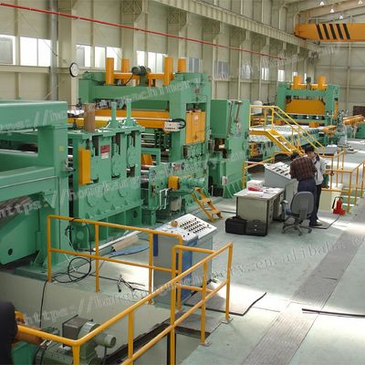 Ligne de levage et de découpe transversale de bobines d'acier à décapage laminées à chaud pour une épaisseur de 3 mm à 13 mm