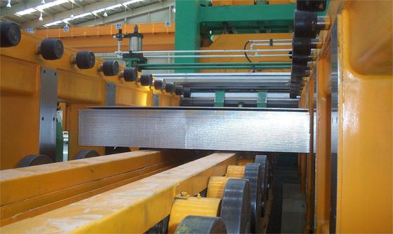 Ligne de levage et de découpe transversale de bobines d'acier à décapage laminées à chaud pour une épaisseur de 3 mm à 13 mm