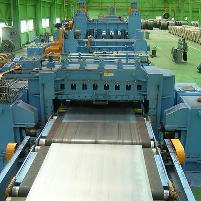 Équipement de découpe croisée de bobines d'acier de précision pour ligne de production