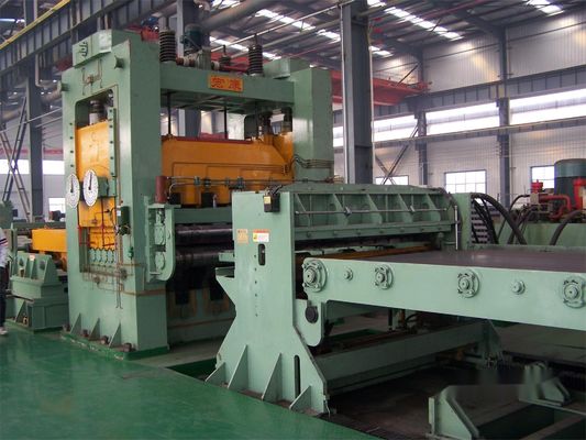 Machines de cisaillement à rouleaux en acier pour la découpe transversale de bobines de longueur fixe