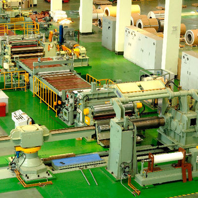 0-70 Coupe de vitesse de ligne de découpe de bobine d'acier avec machine à cisailler de nivellement de décoiling