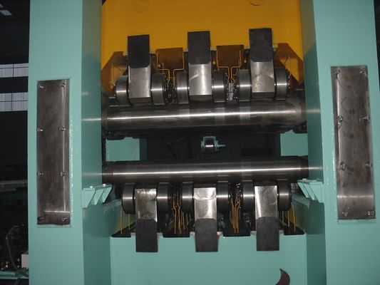 Ligne de découpe de bobine d'acier avec boîte de vitesses Découpe de bobine de nivellement de cisaillement à concurrence
