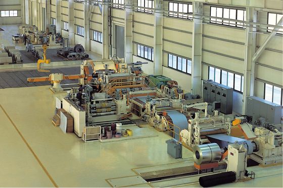 Ligne de découpe de bobine d'acier compétitive pour 28000mm*14500mm*1100mm Taille et 0-20 bandes