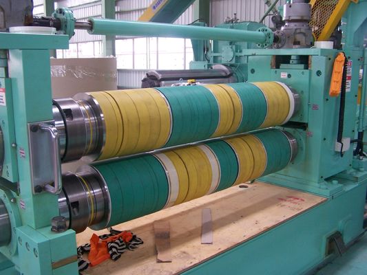 Ligne de découpe de bobine d'acier compétitive pour 28000mm*14500mm*1100mm Taille et 0-20 bandes