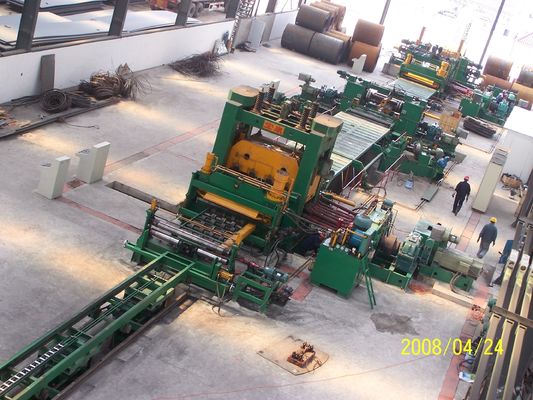 Ligne de découpe automatique de bobine d'acier compétitive avec machine à cisailler de nivellement de décollage