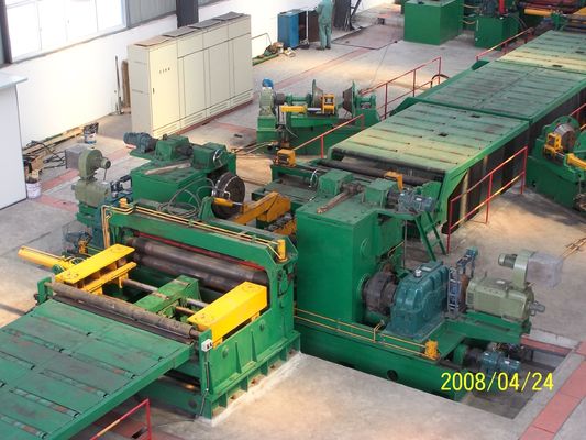 Ligne de production de levage et de tonte à décodage à engrenage pour la découpe d'acier de précision