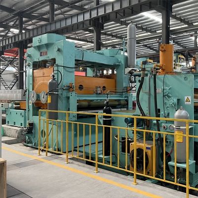 Machine de levage et de découpe transversale de plaques de 25 mm d'épaisseur avec roulement de composants de noyau stable