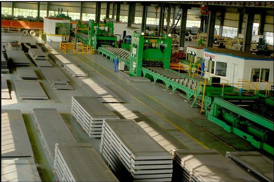 Vitesse de coupe à la ligne de longueur pour la levage et le cisaillement de la feuille de métal pour le décodage à 0-25 m/min