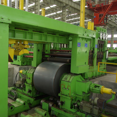 Machine à couper en acier à rouleaux chauds en longueur pour le déroulant, le nivellement, le cisaillement et l'empilement