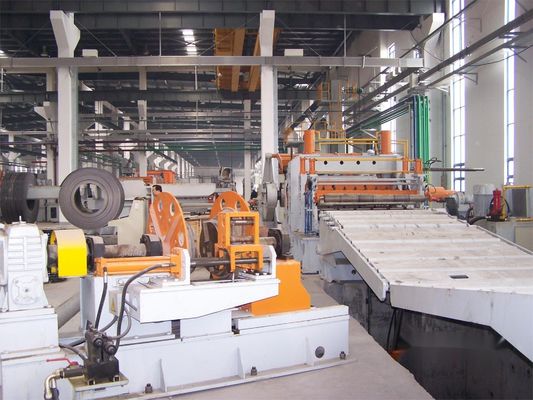 2000 20000 mm Largeur de coupe Machine de découpe de bobine d'acier avec coupe et tension 380V