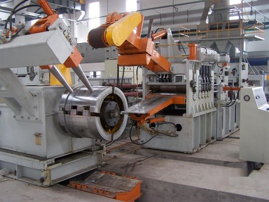 2000 20000 mm Largeur de coupe Machine de découpe de bobine d'acier avec coupe et tension 380V