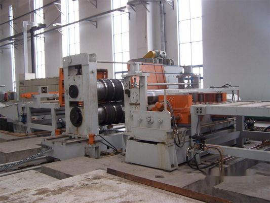2000 20000 mm Largeur de coupe Machine de découpe de bobine d'acier avec coupe et tension 380V