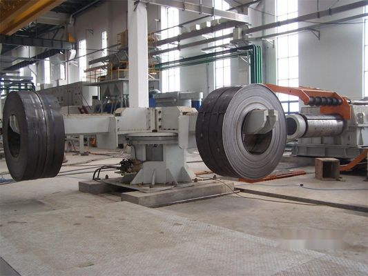 2000 20000 mm Largeur de coupe Machine de découpe de bobine d'acier avec coupe et tension 380V